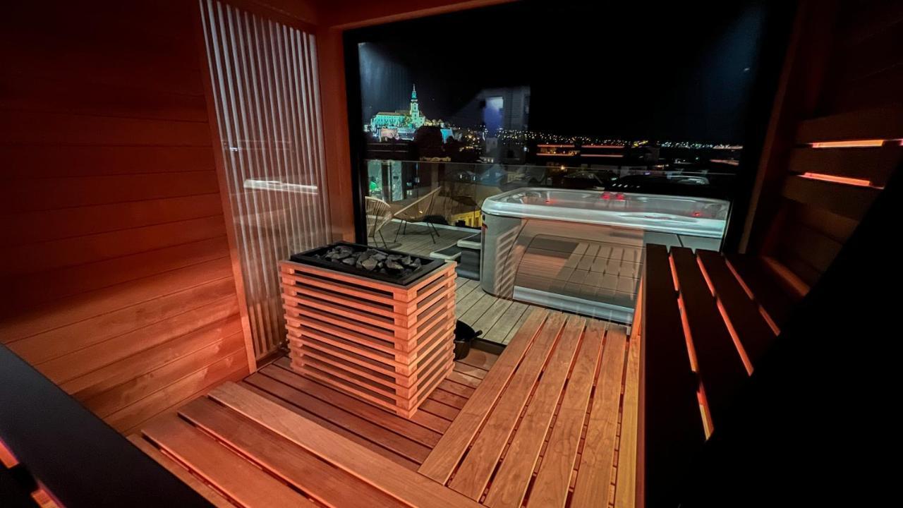 Boutique Hotel11 With Rooftop Spa นิตรา ภายนอก รูปภาพ