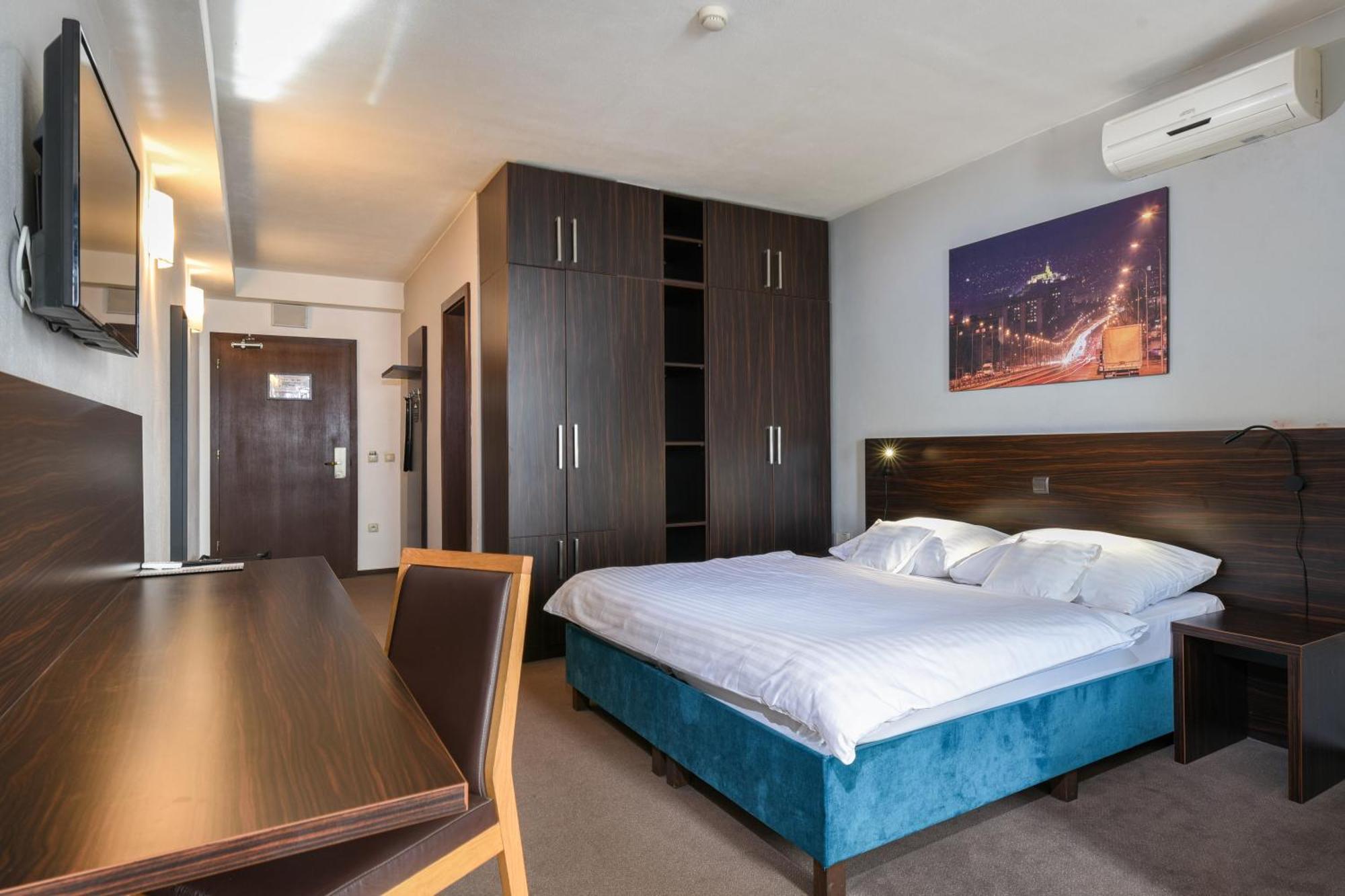 Boutique Hotel11 With Rooftop Spa นิตรา ภายนอก รูปภาพ