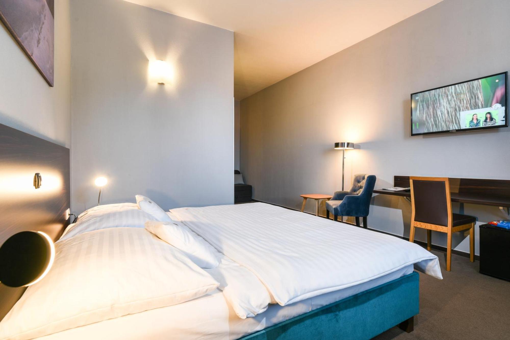 Boutique Hotel11 With Rooftop Spa นิตรา ภายนอก รูปภาพ